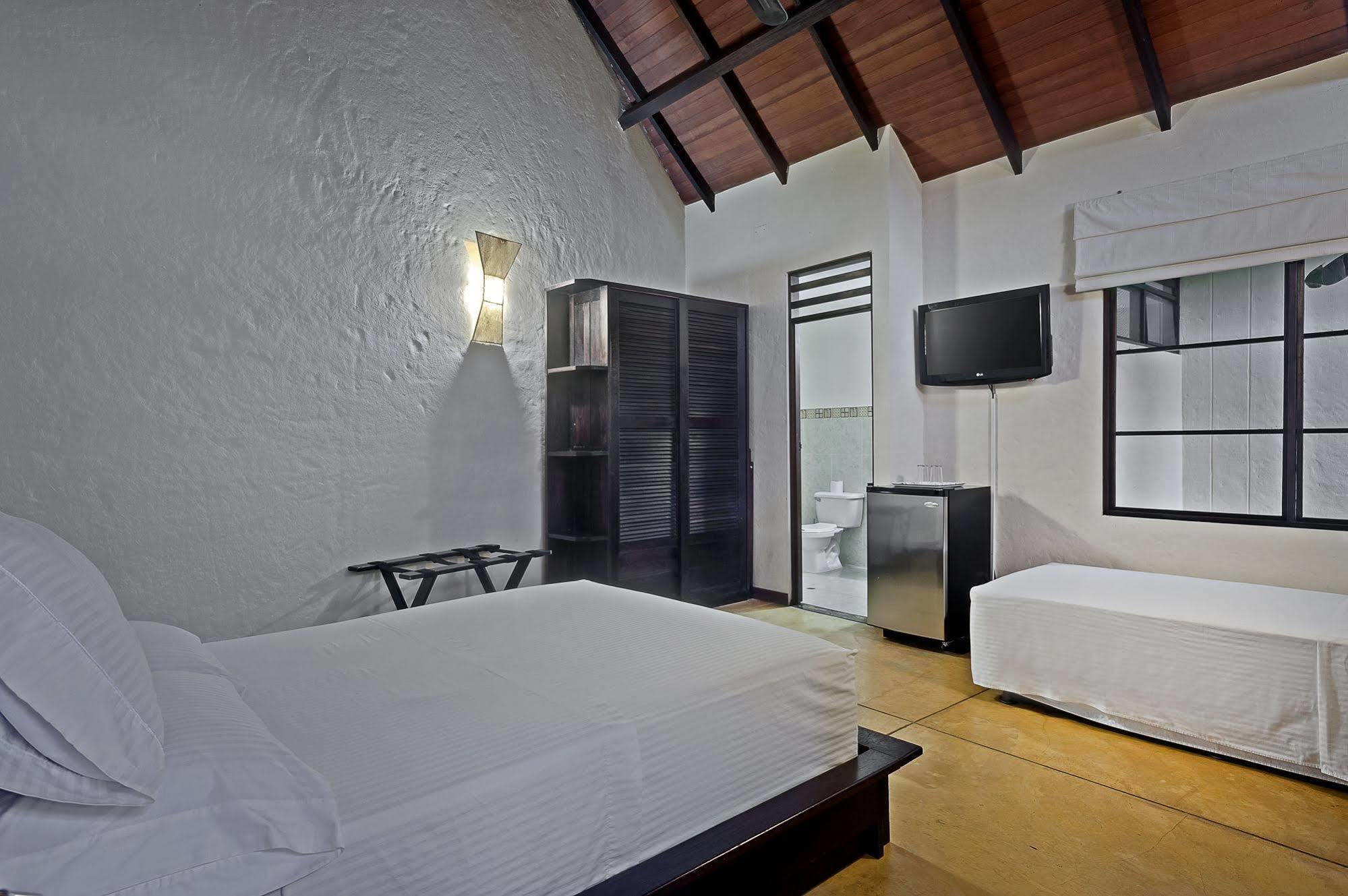 Hotel Amazon Bed And Breakfast Leticia Ngoại thất bức ảnh